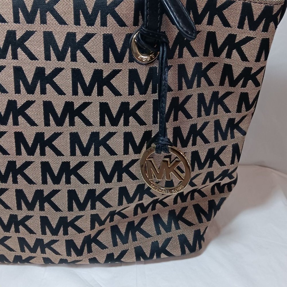 MICHAEL KORS Jet Set Signature Grab Bag Tote Tan/Black Jacquard and Leather - Picture 4 of 12